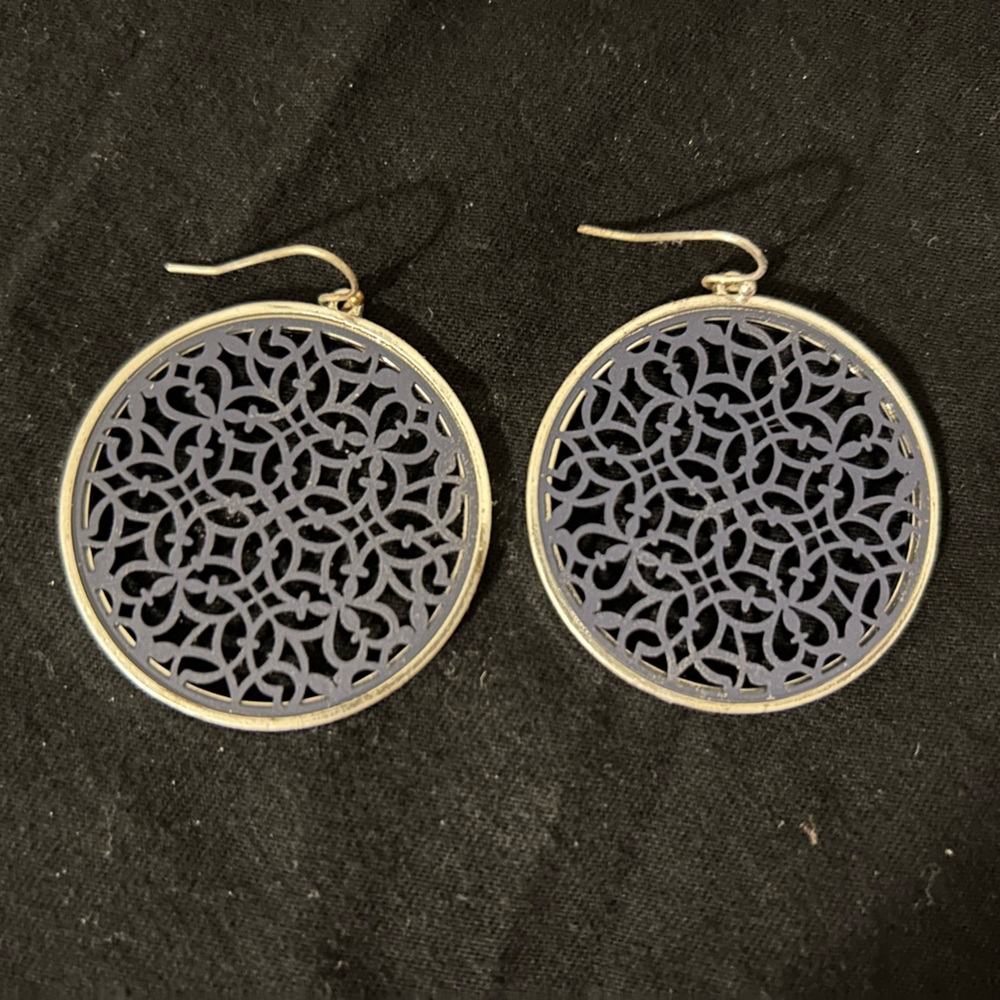 Blue round earrings